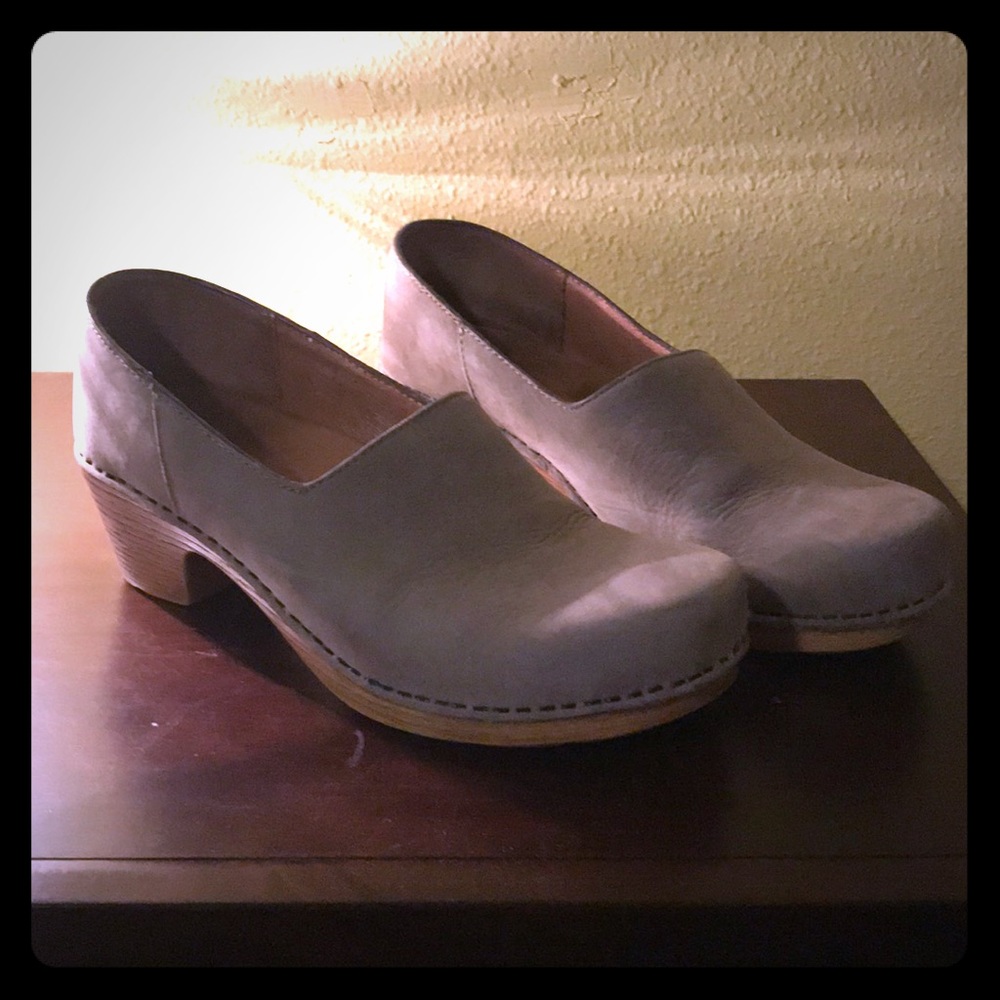 Dansko size 38 (7.5-8) women’s clogs